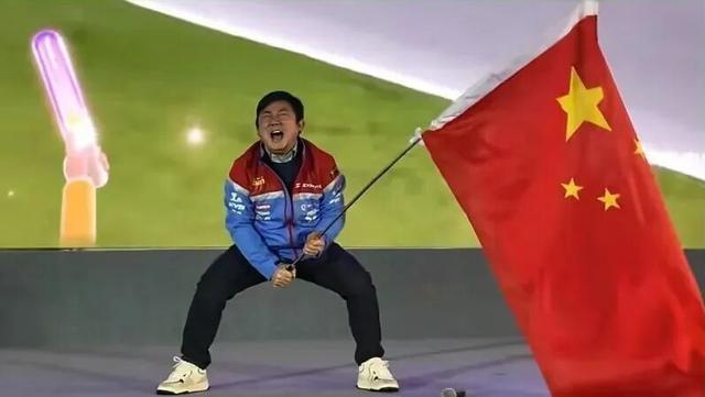 爱游戏体育官方入口-从学徒到冠军，张雪机车如何横扫世界顶级赛事！